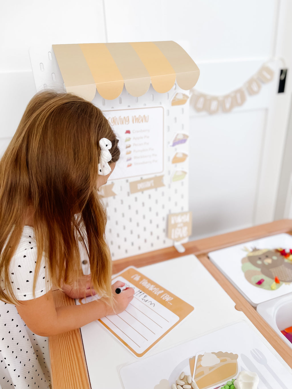 thanksgiving-dramatic-play-setup-Gift-Baby-Toys-33