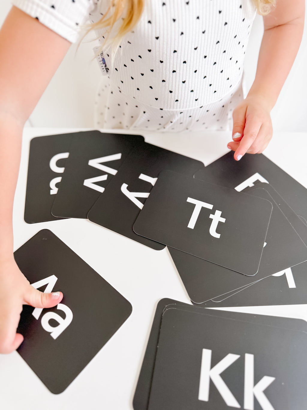 black-and-white-letter-flashcards-Gift-Baby-Toys-5