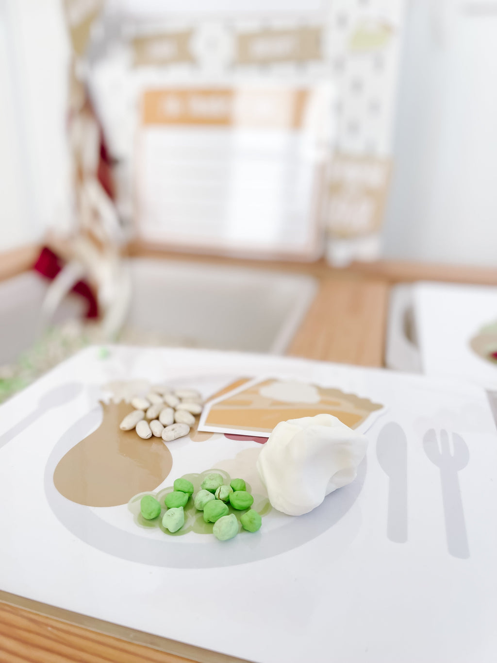 thanksgiving-dramatic-play-setup-Gift-Baby-Toys-23