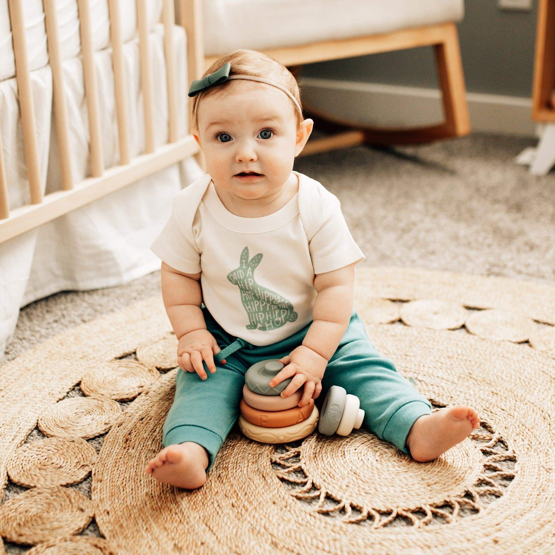 graphic-bodysuit-hippy-hoppy-Gift-Baby-Toys-3