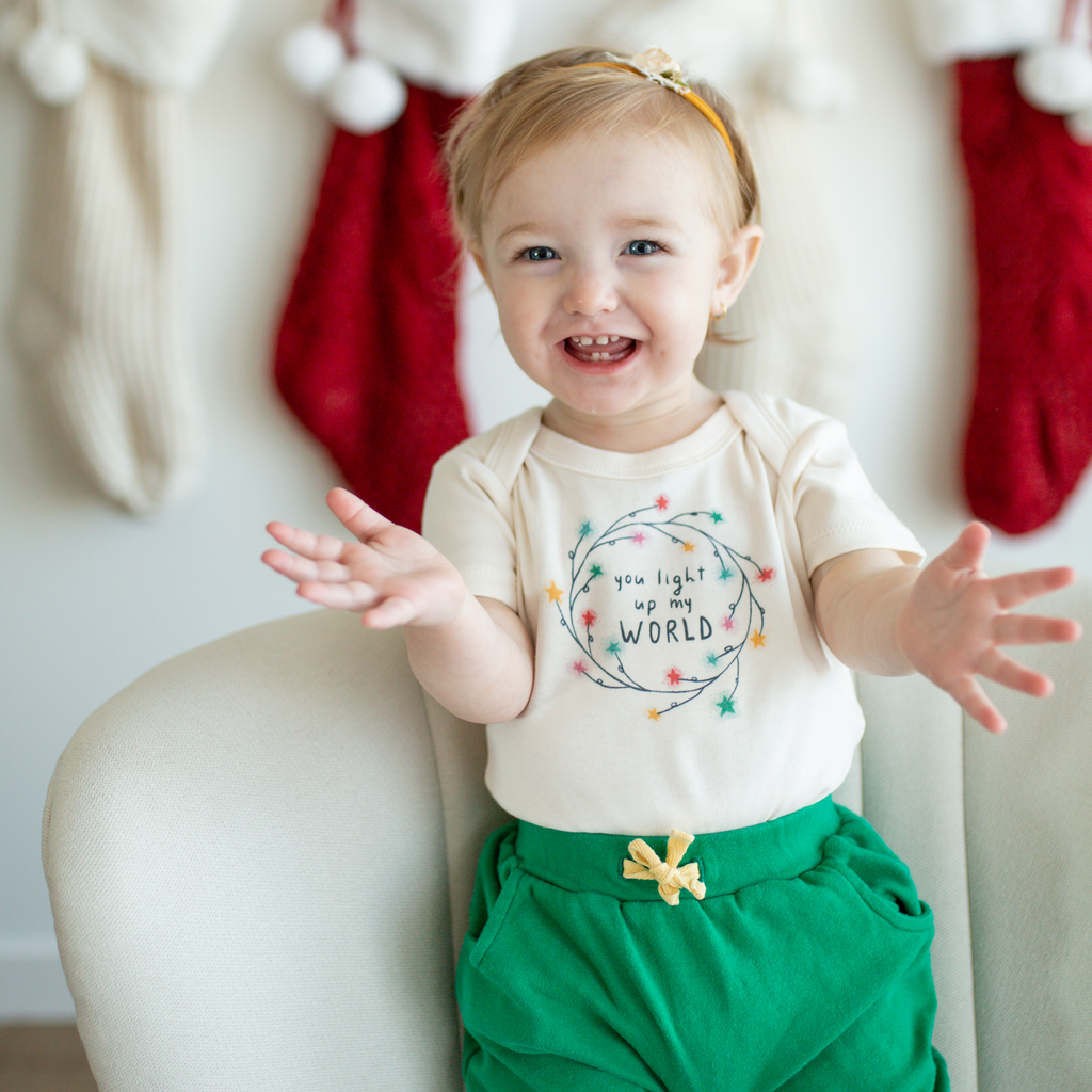 graphic-bodysuit-light-up-my-world-Gift-Baby-Toys-3