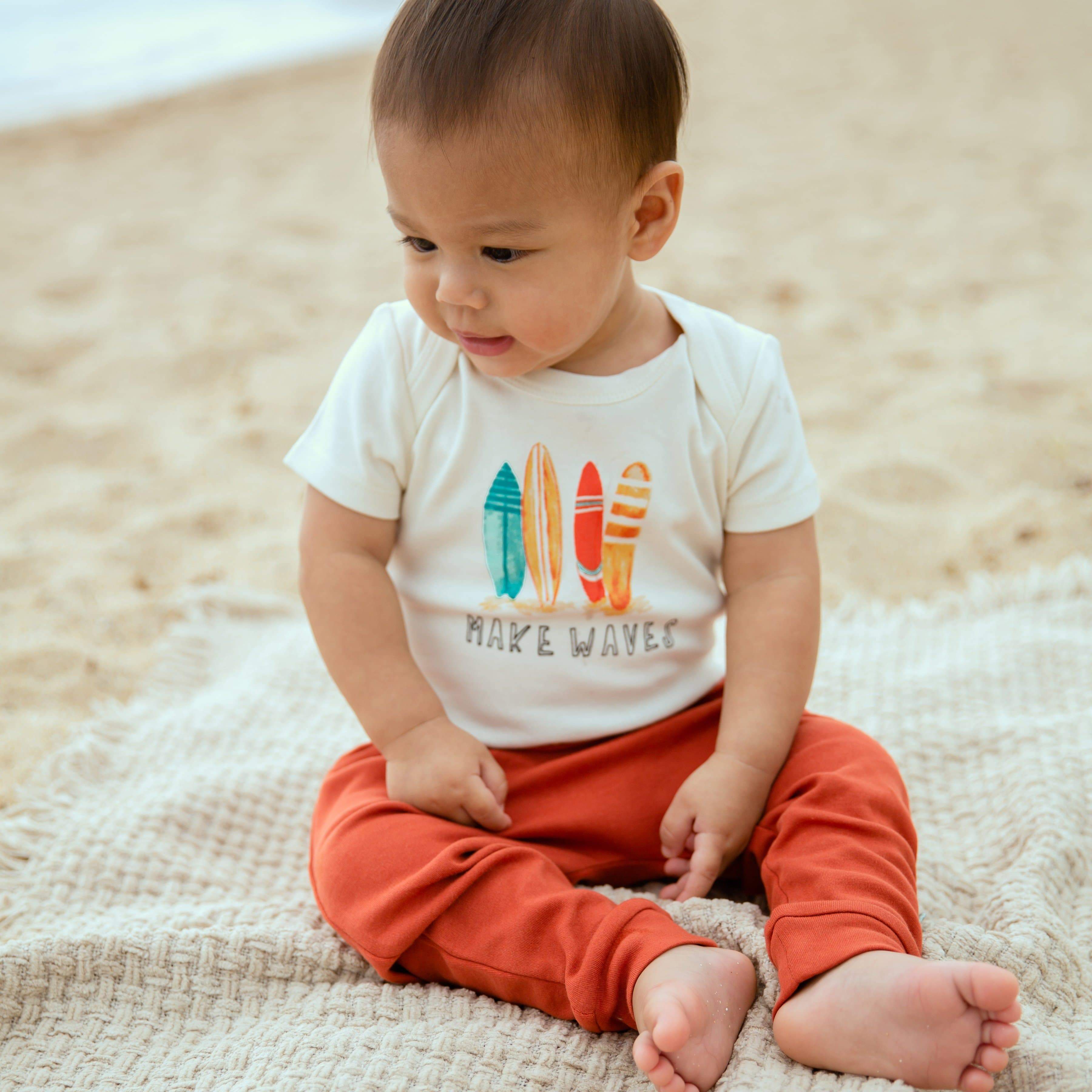 graphic-bodysuit-set-summer-4-pack-1-free-Gift-Baby-Toys-3