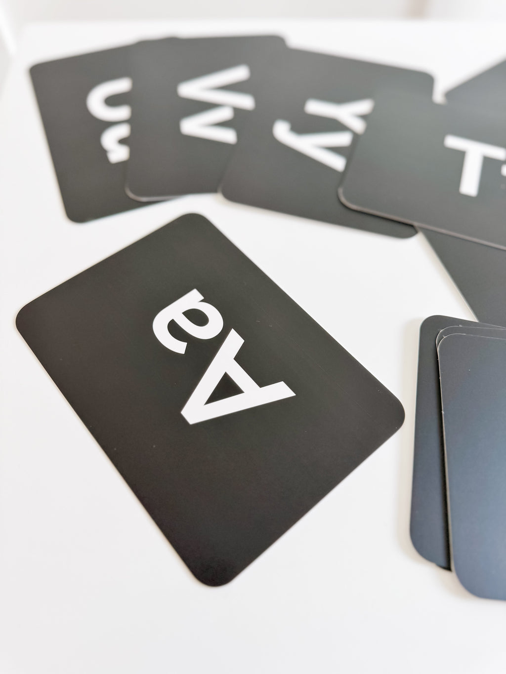 black-and-white-letter-flashcards-Gift-Baby-Toys-7