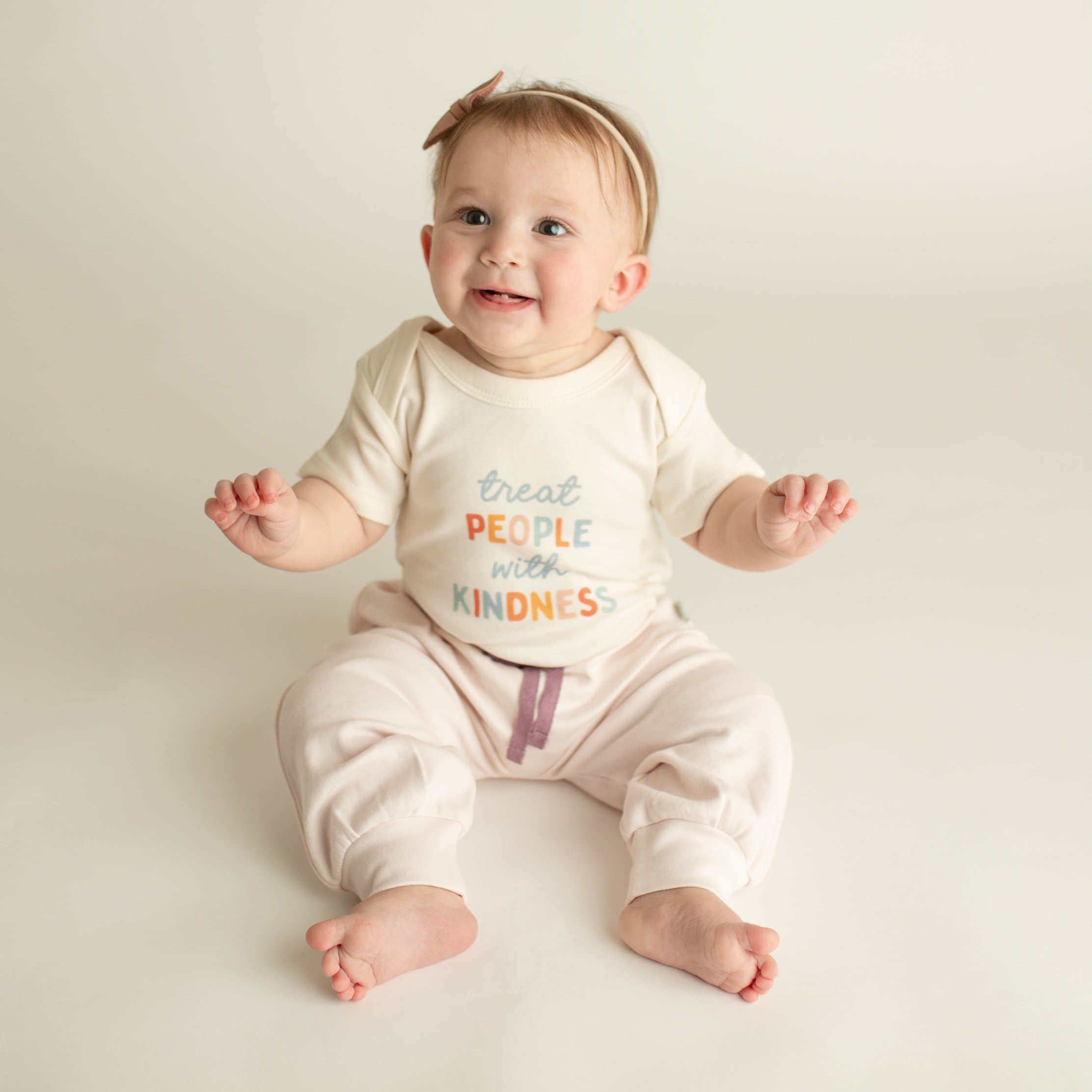 graphic-bodysuit-treat-people-with-kindness-Gift-Baby-Toys-2