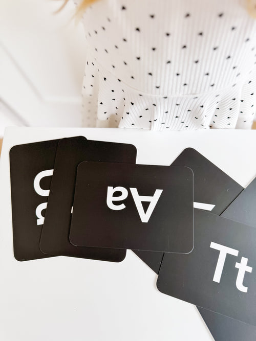 black-and-white-letter-flashcards-Gift-Baby-Toys-2