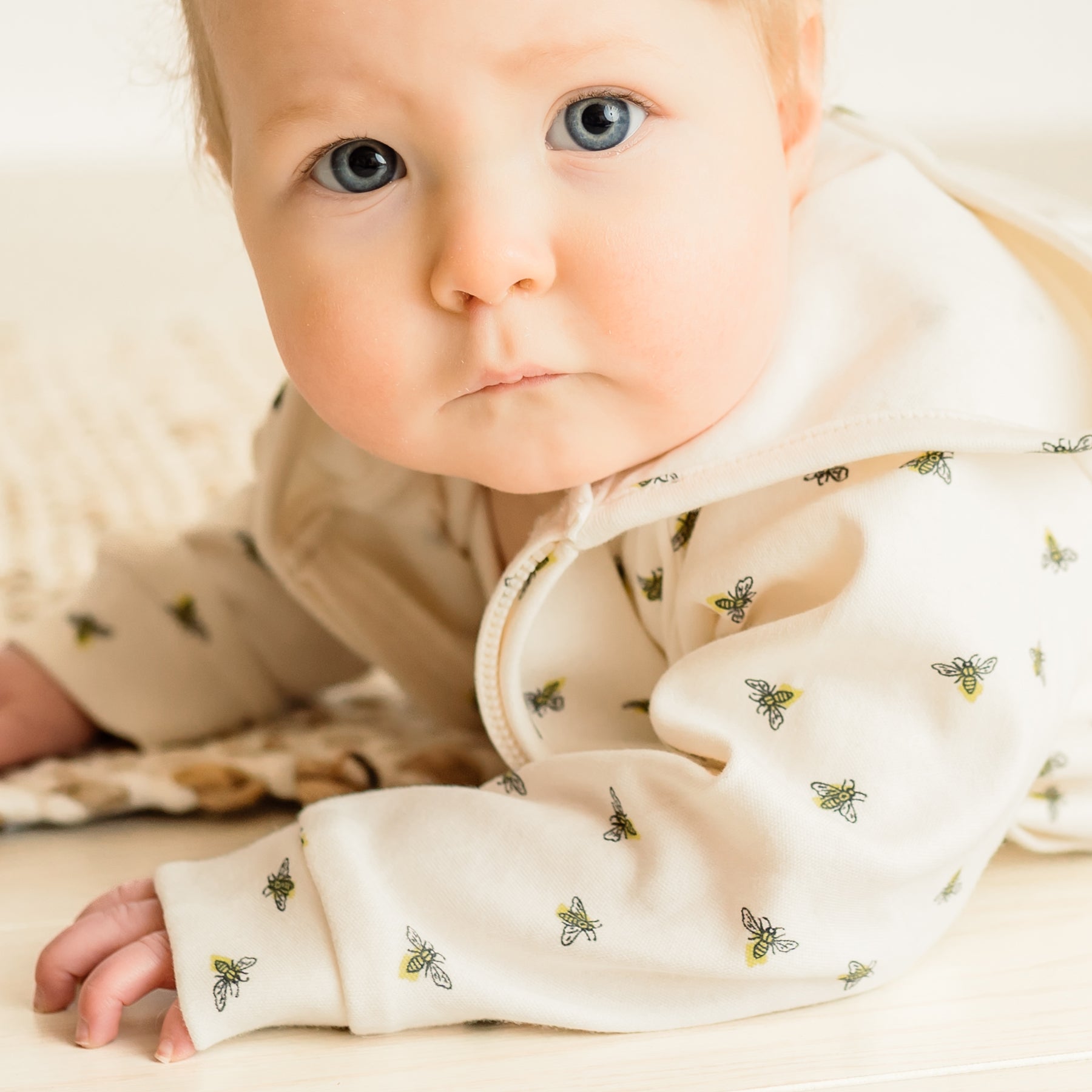 hoodie-busy-bees-Gift-Baby-Toys-3