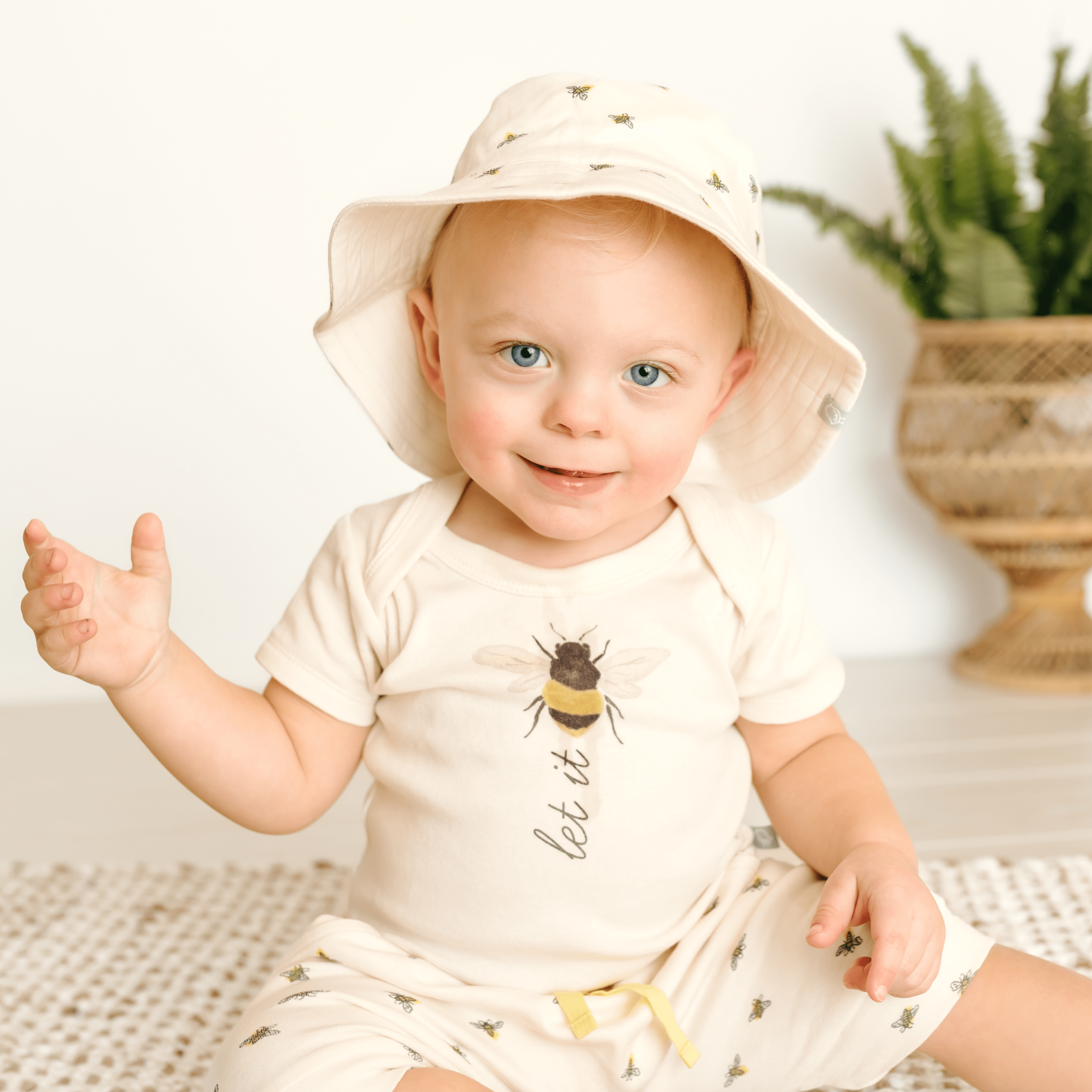 reversible-bucket-hat-busy-bees-Gift-Baby-Toys-2