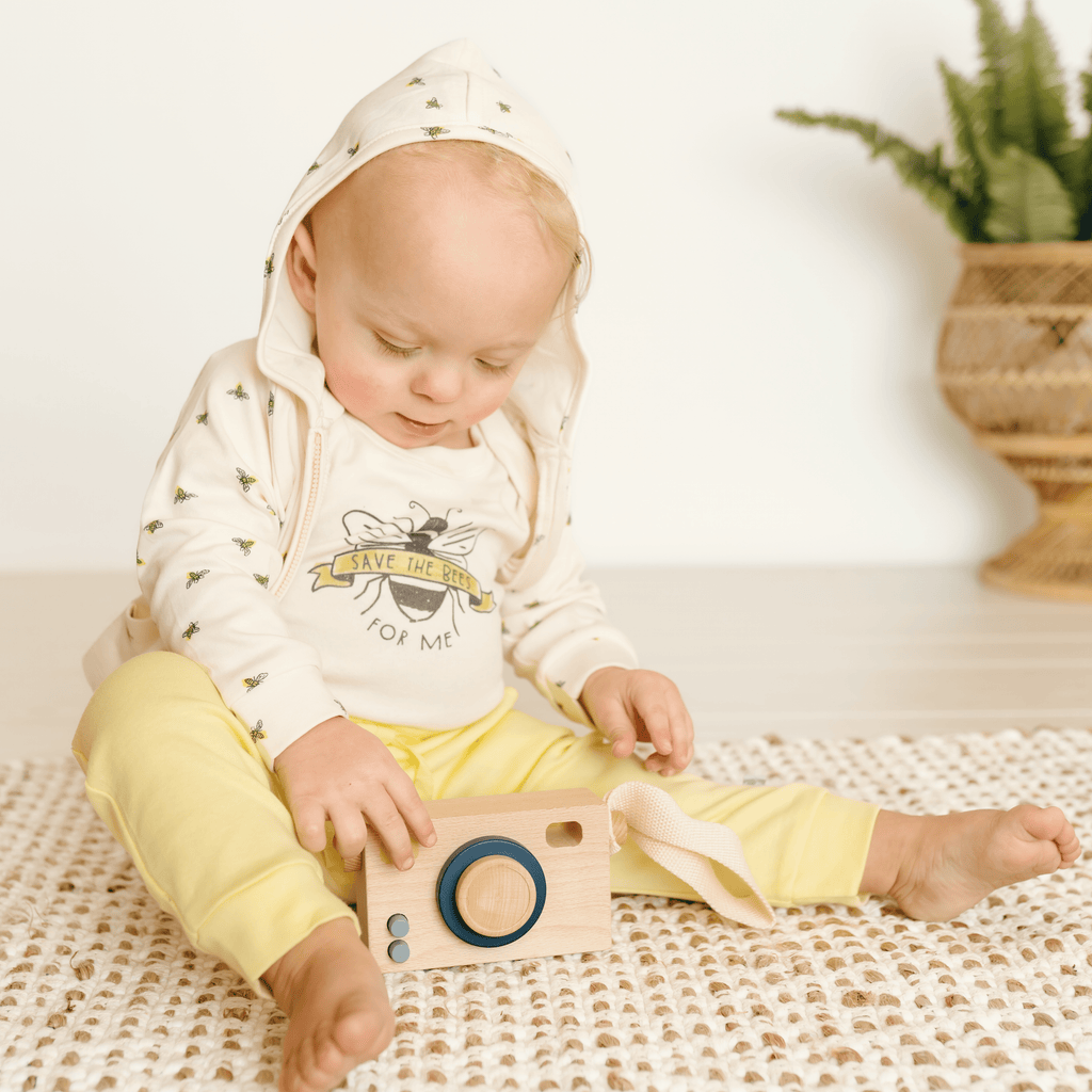 graphic-bodysuit-save-the-bees-Gift-Baby-Toys-3