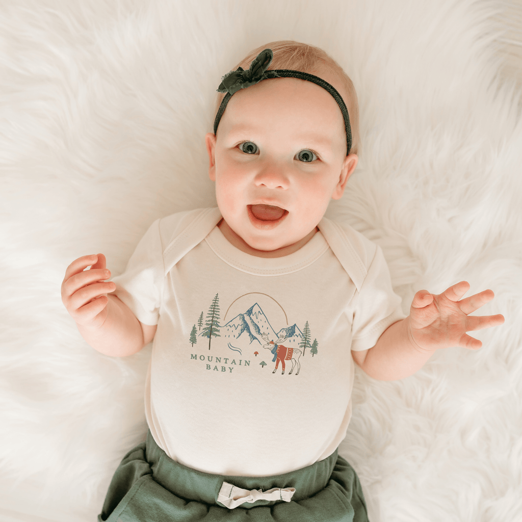 graphic-bodysuit-mountain-baby-Gift-Baby-Toysbodysuits-1