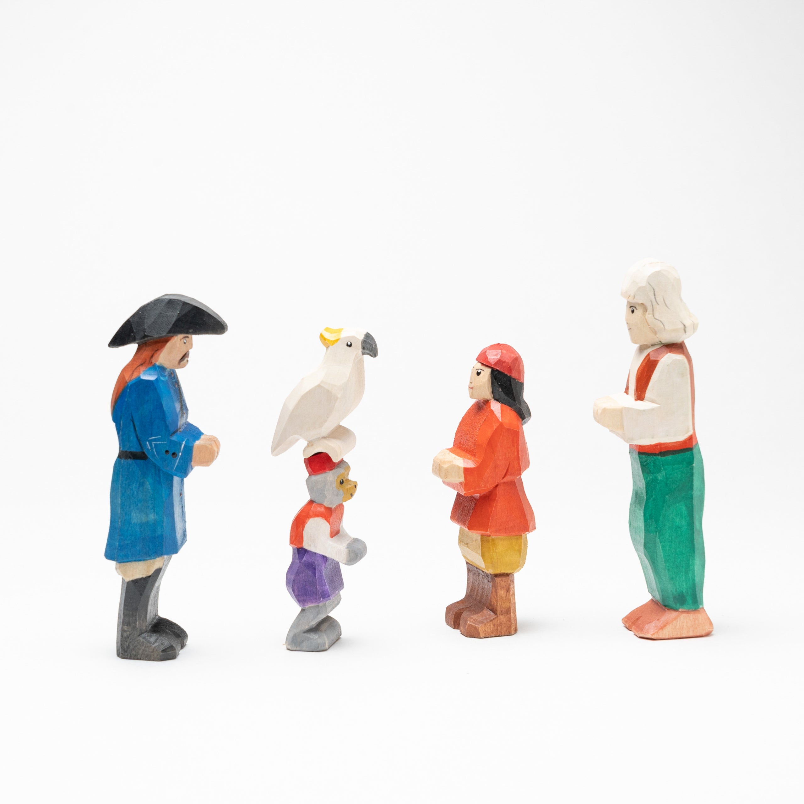 wooden-pirate-figurines-with-parrot-and-monkey-set-sail-for-adventure-Gift-Baby-Toys-3