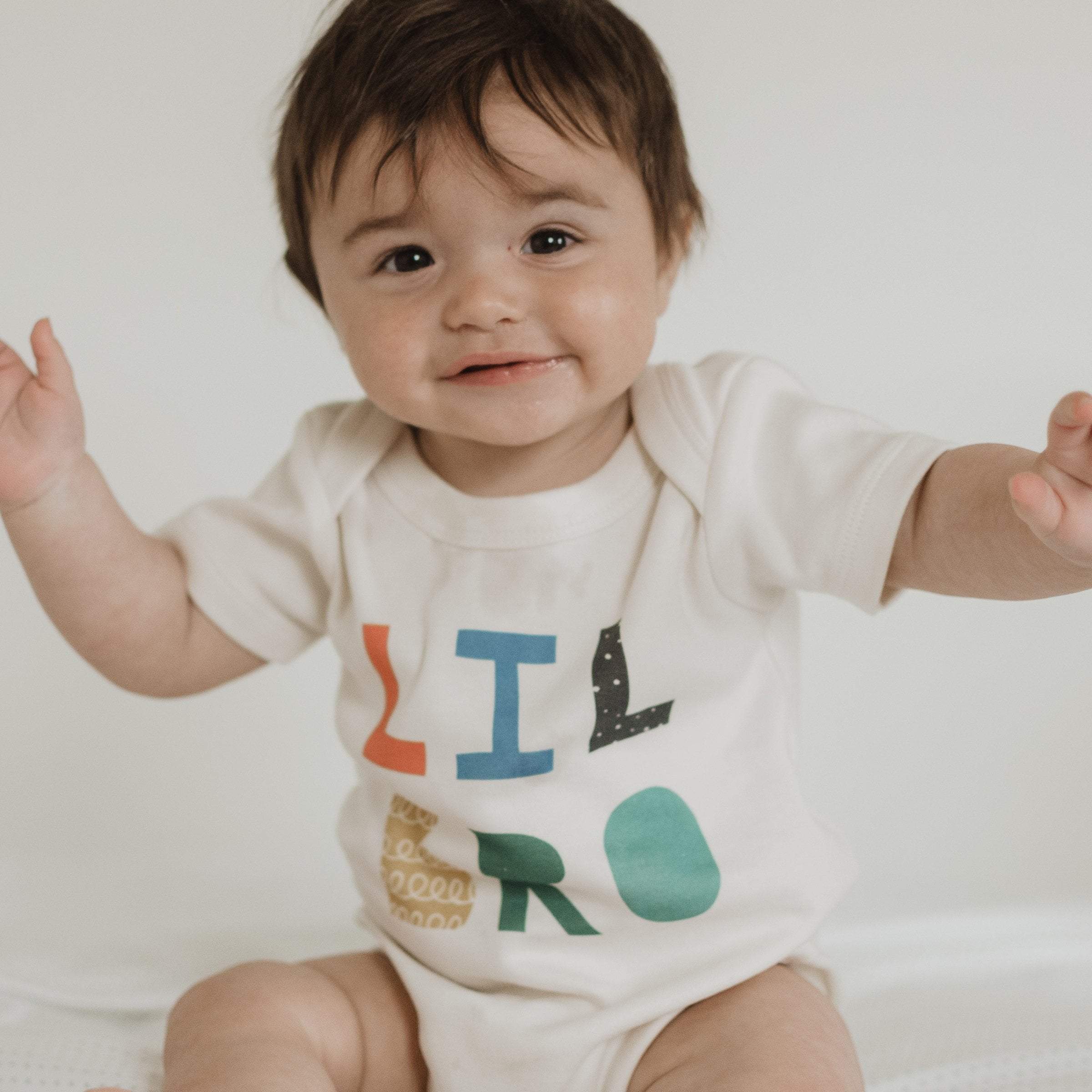 graphic-bodysuit-lil-bro-Gift-Baby-Toys-3