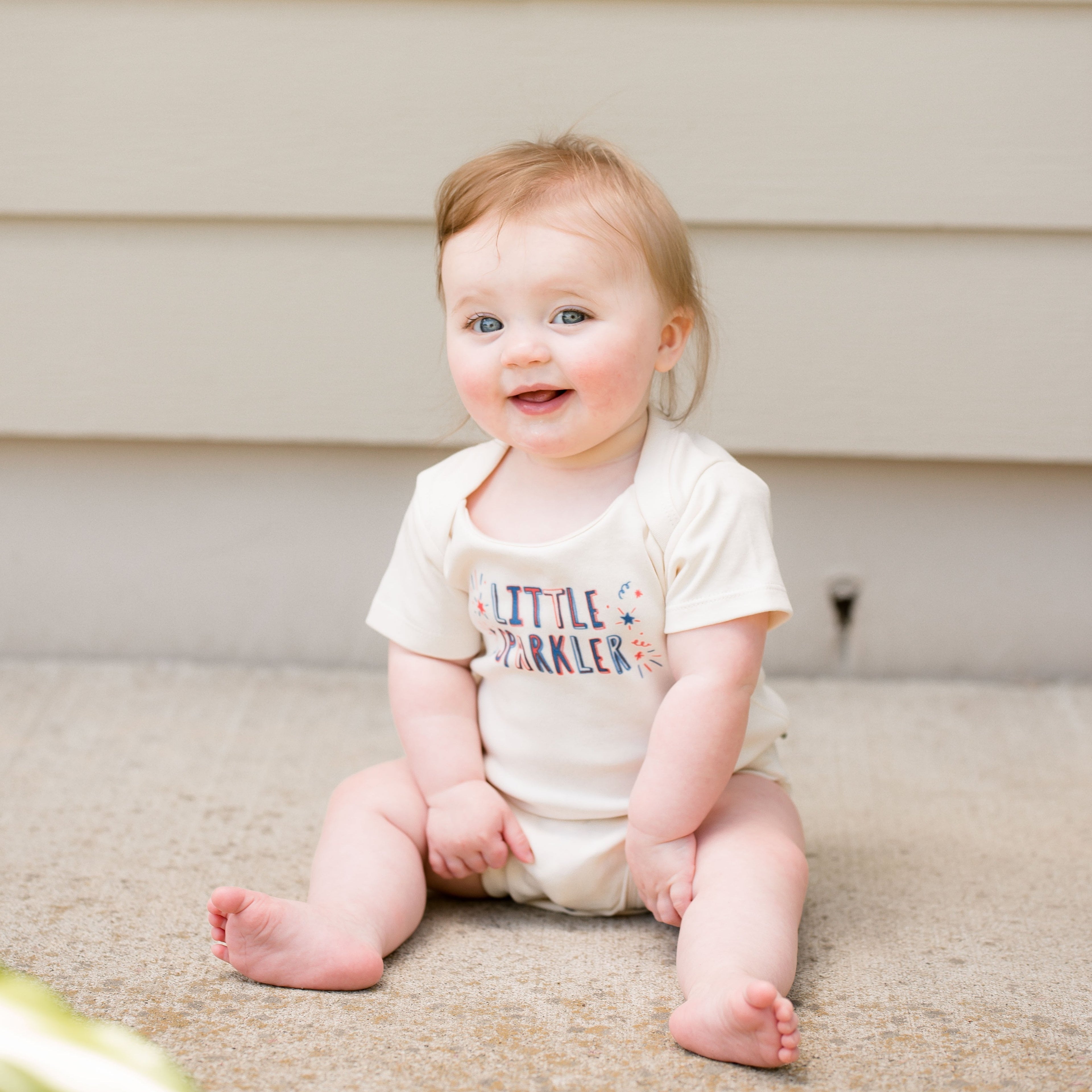 graphic-bodysuit-little-sparkler-Gift-Baby-Toys-5