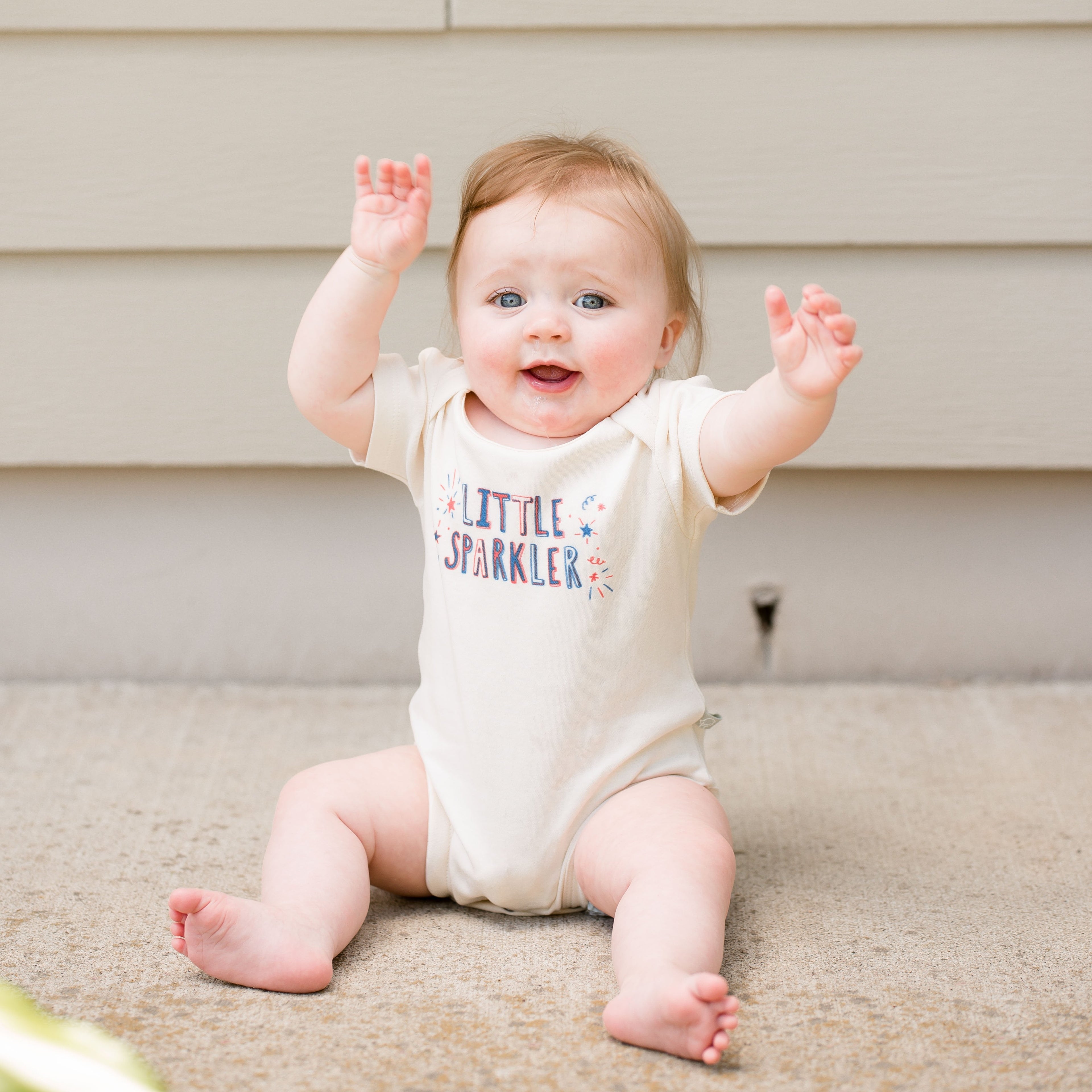 graphic-bodysuit-little-sparkler-Gift-Baby-Toys-3
