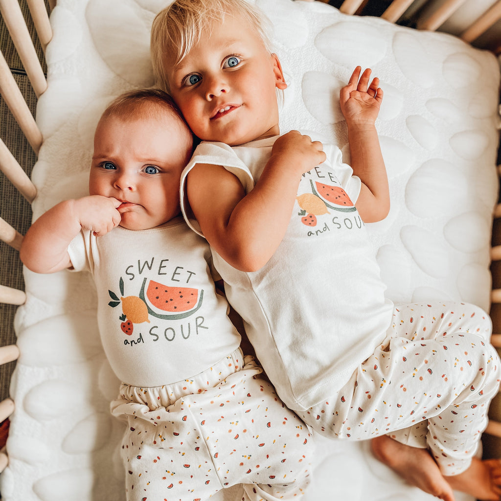 short-sleeve-pajama-set-sweet-and-sour-Gift-Baby-Toys-3