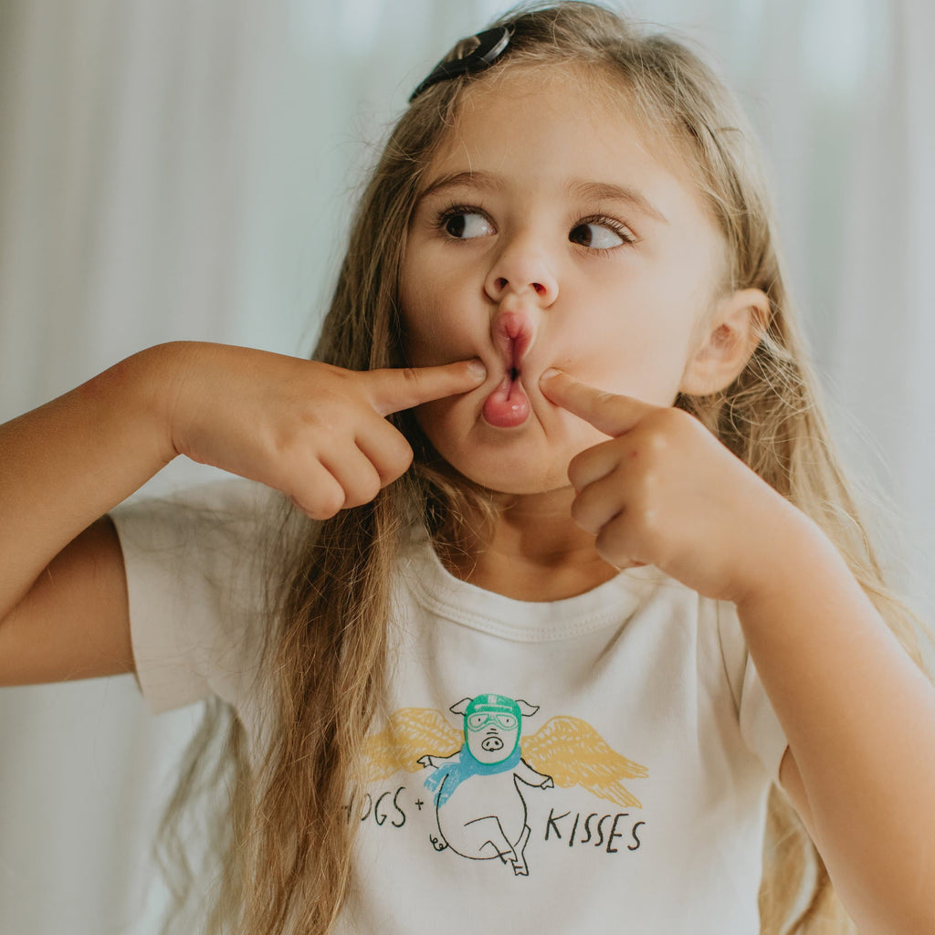 short-sleeve-pajama-set-hogs-and-kisses-Gift-Baby-Toys-2