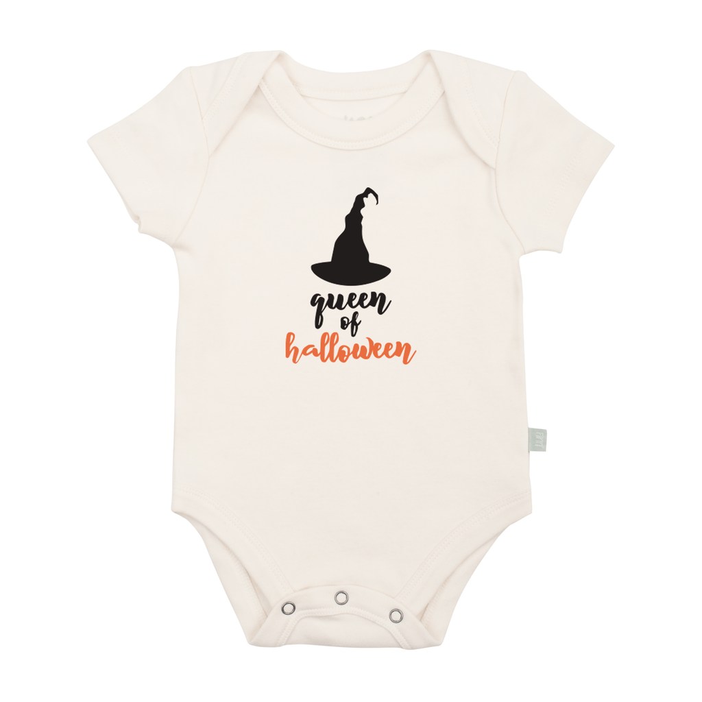 graphic-bodysuit-queen-of-halloween-Gift-Baby-Toysbodysuits-1