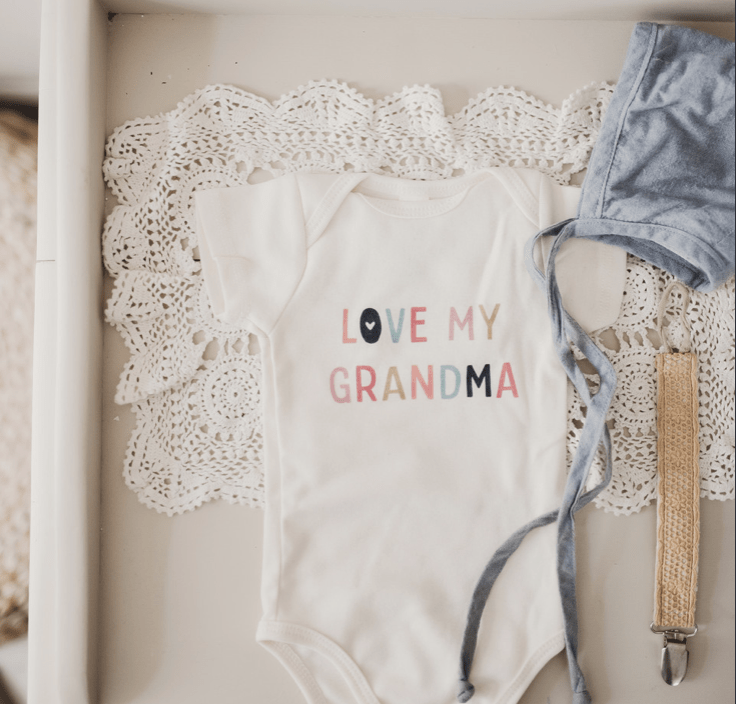 graphic-bodysuit-love-grandma-Gift-Baby-Toys-2