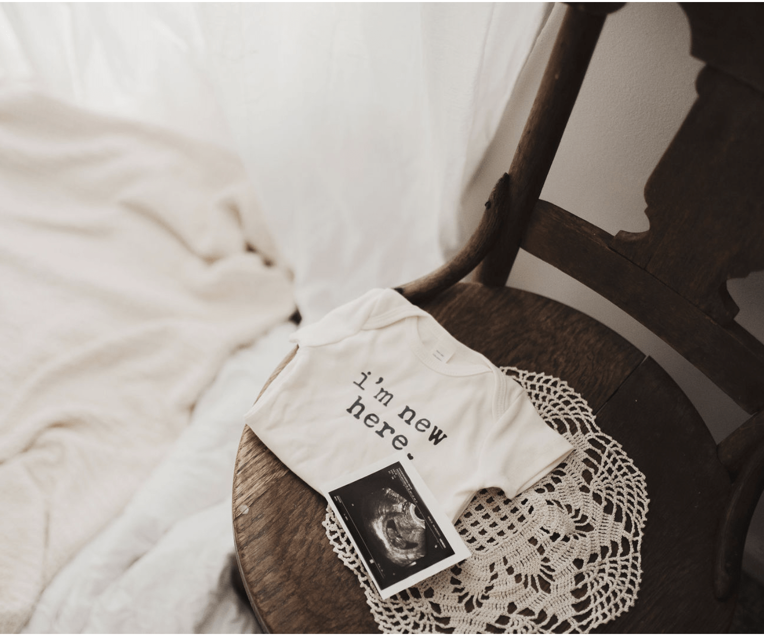 graphic-bodysuit-im-new-here-Gift-Baby-Toys-2