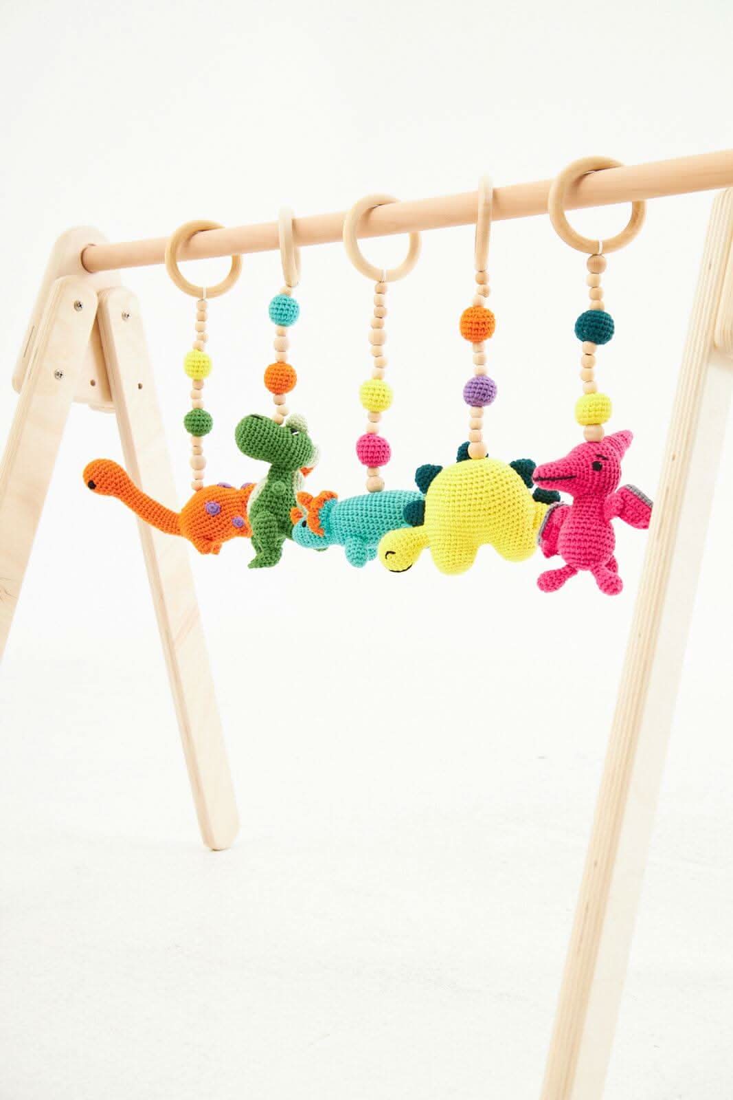 montessori-baby-gym-hanging-toys-set-wooden-play-gym-for-babies-Gift-Baby-Toys-3