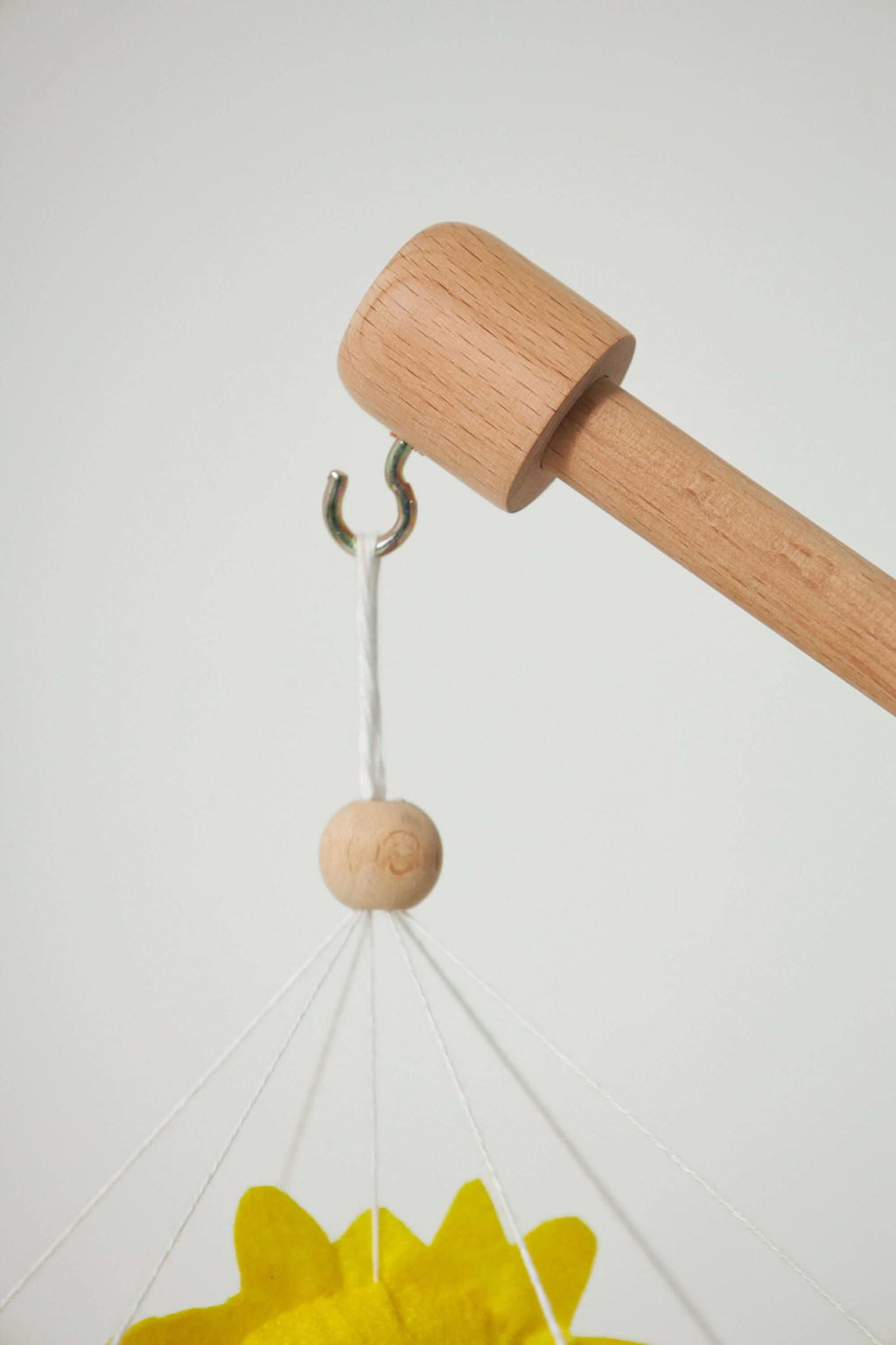 montessori-baby-mobile-set-Gift-Baby-Toys-5