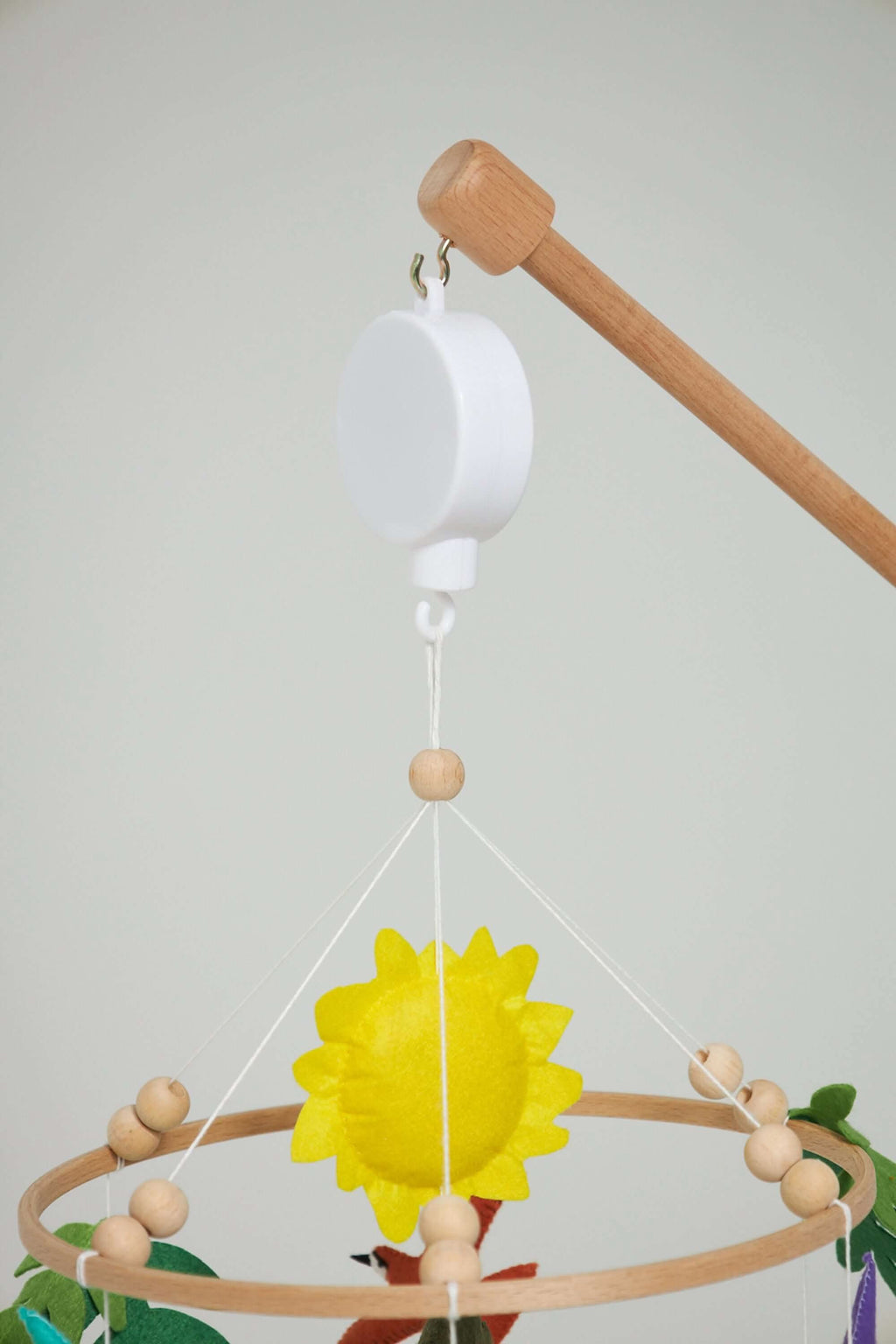montessori-baby-mobile-set-Gift-Baby-Toys-16