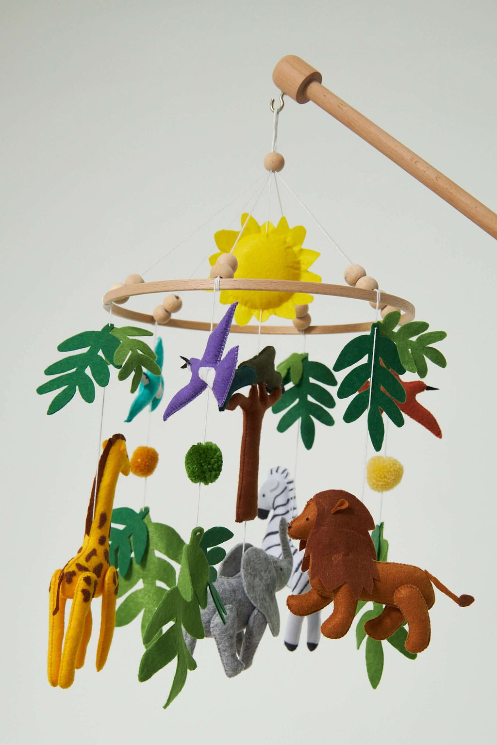 montessori-baby-mobile-set-Gift-Baby-Toys-6