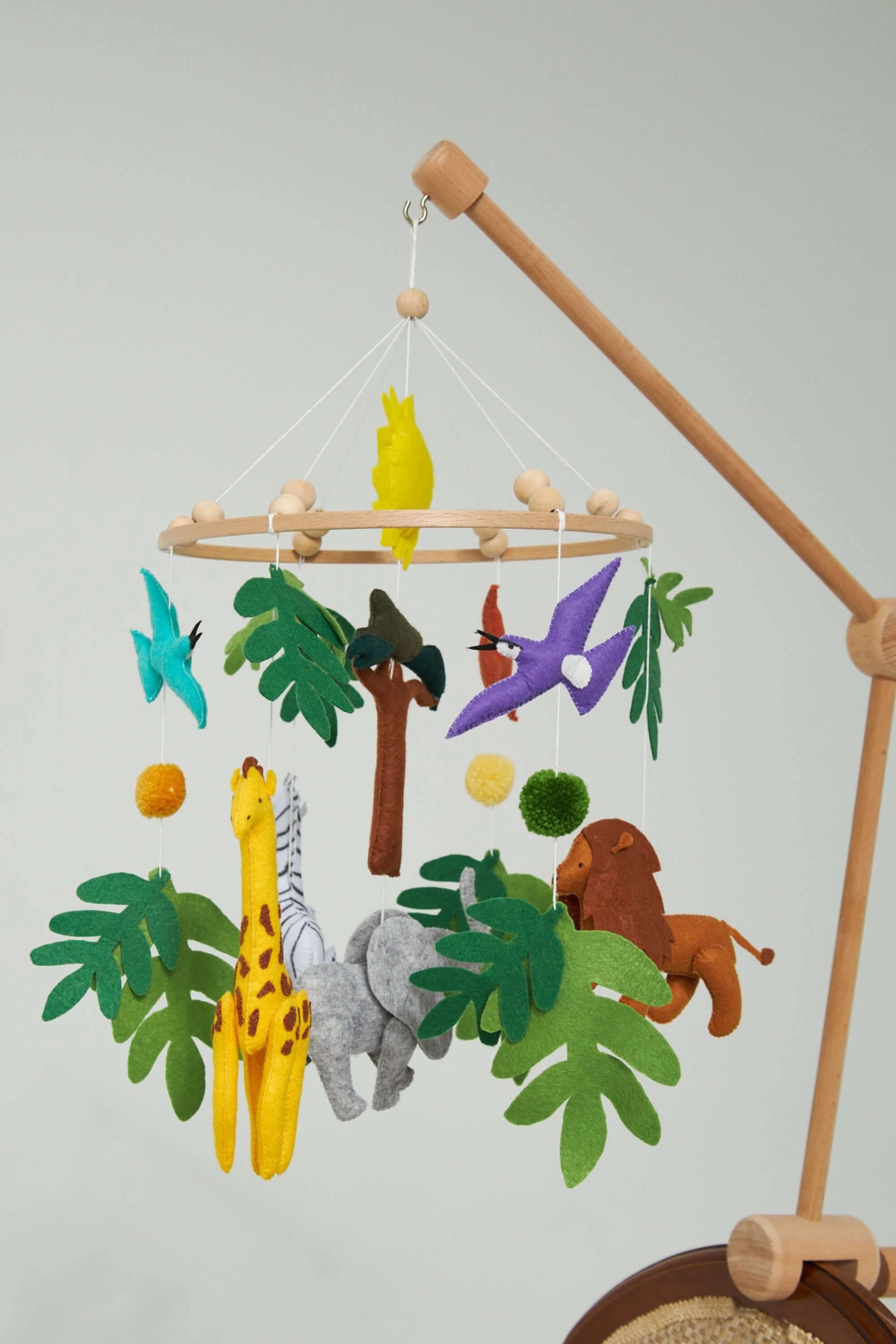 montessori-baby-mobile-set-Gift-Baby-Toys-8