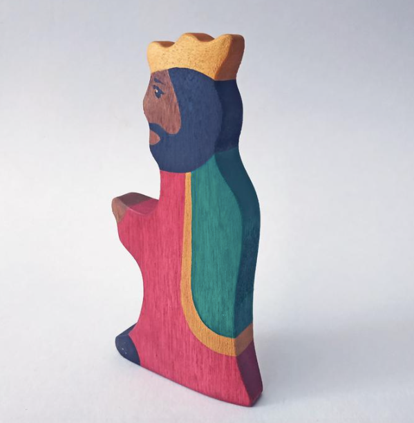 wooden-king-and-queen-figurines-Gift-Baby-Toys-5