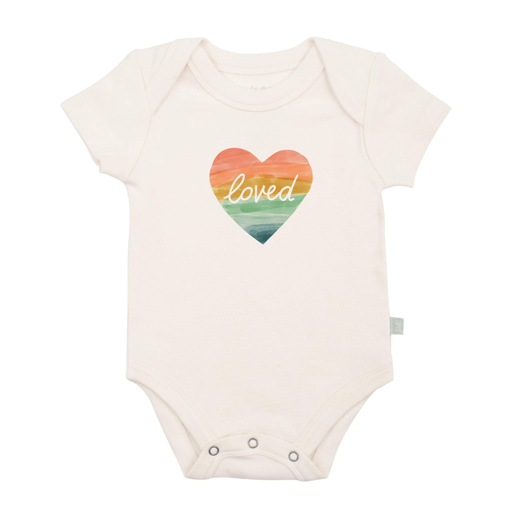 graphic-bodysuit-loved-rainbow-heart-Gift-Baby-Toysbodysuits-1