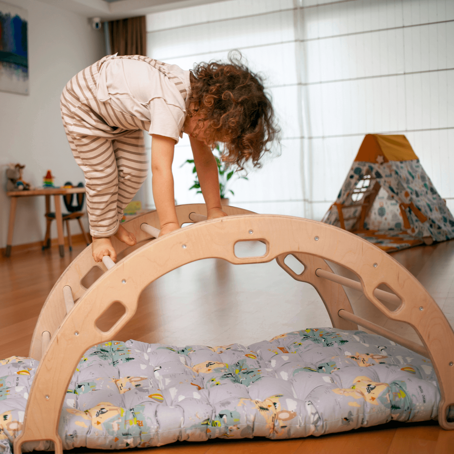 large-montessori-climbing-arch-rocker-with-pillow-set-Gift-Baby-ToysClimbing Arch and Rockers-1