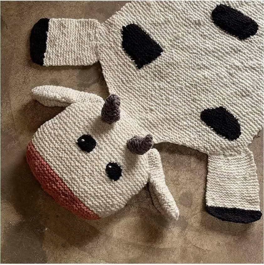 organic-wool-play-mat-nursery-rug-cow-Gift-Baby-Toys-2
