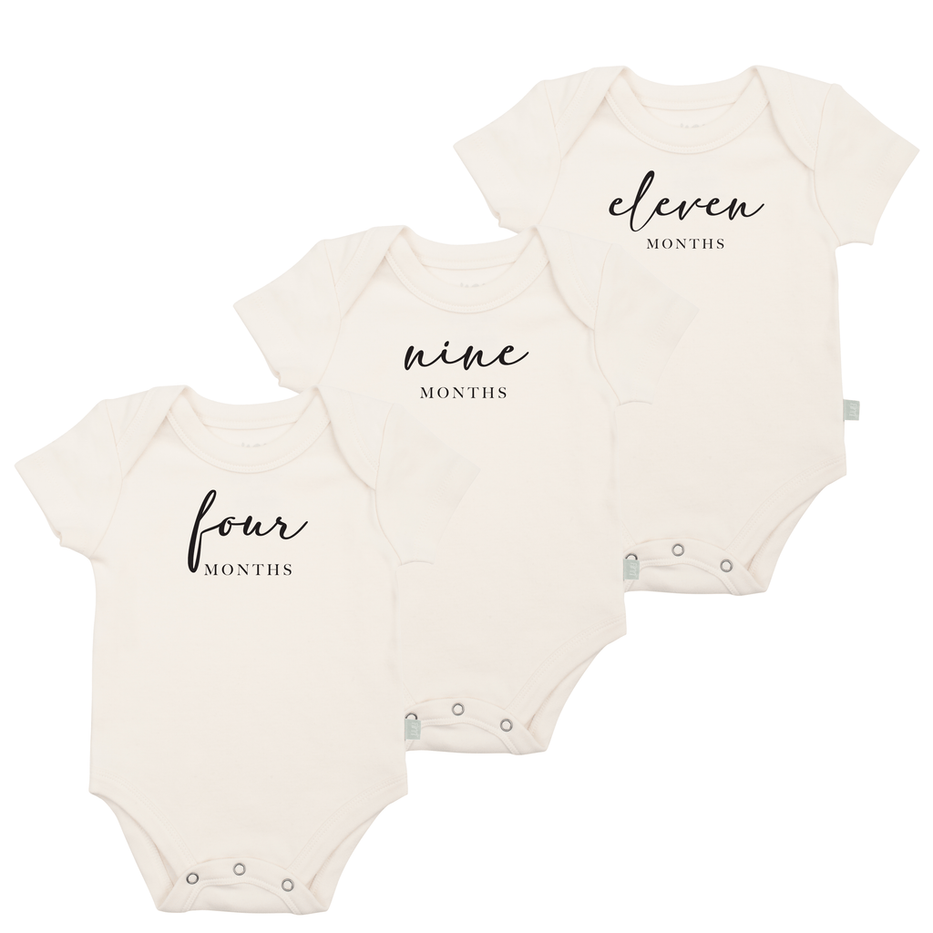 monthly-milestone-gift-set-black-Gift-Baby-Toysgift-set-1