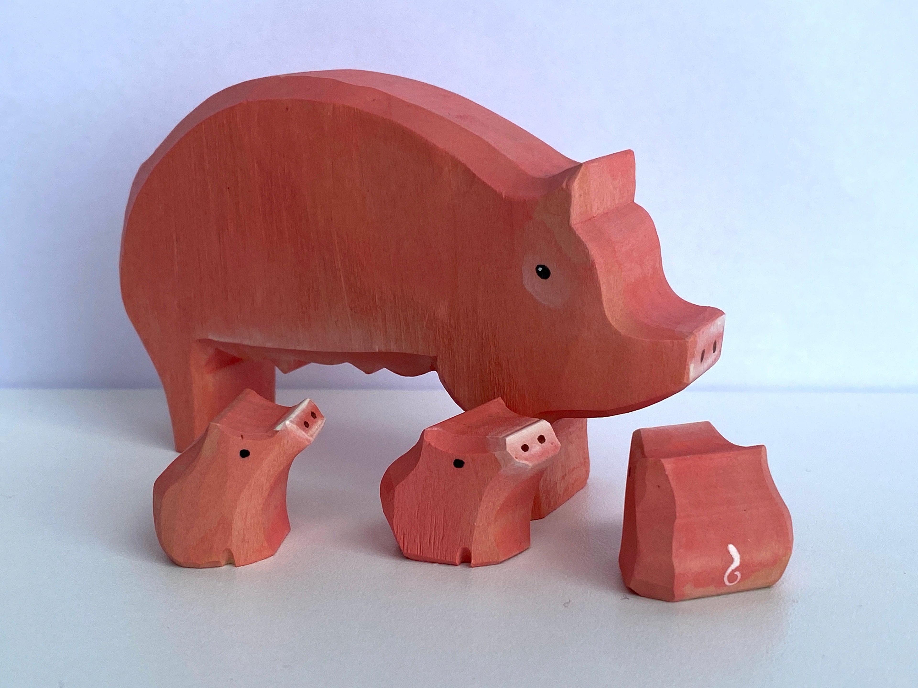 wood-carved-pig-with-piglets-Gift-Baby-Toys-3