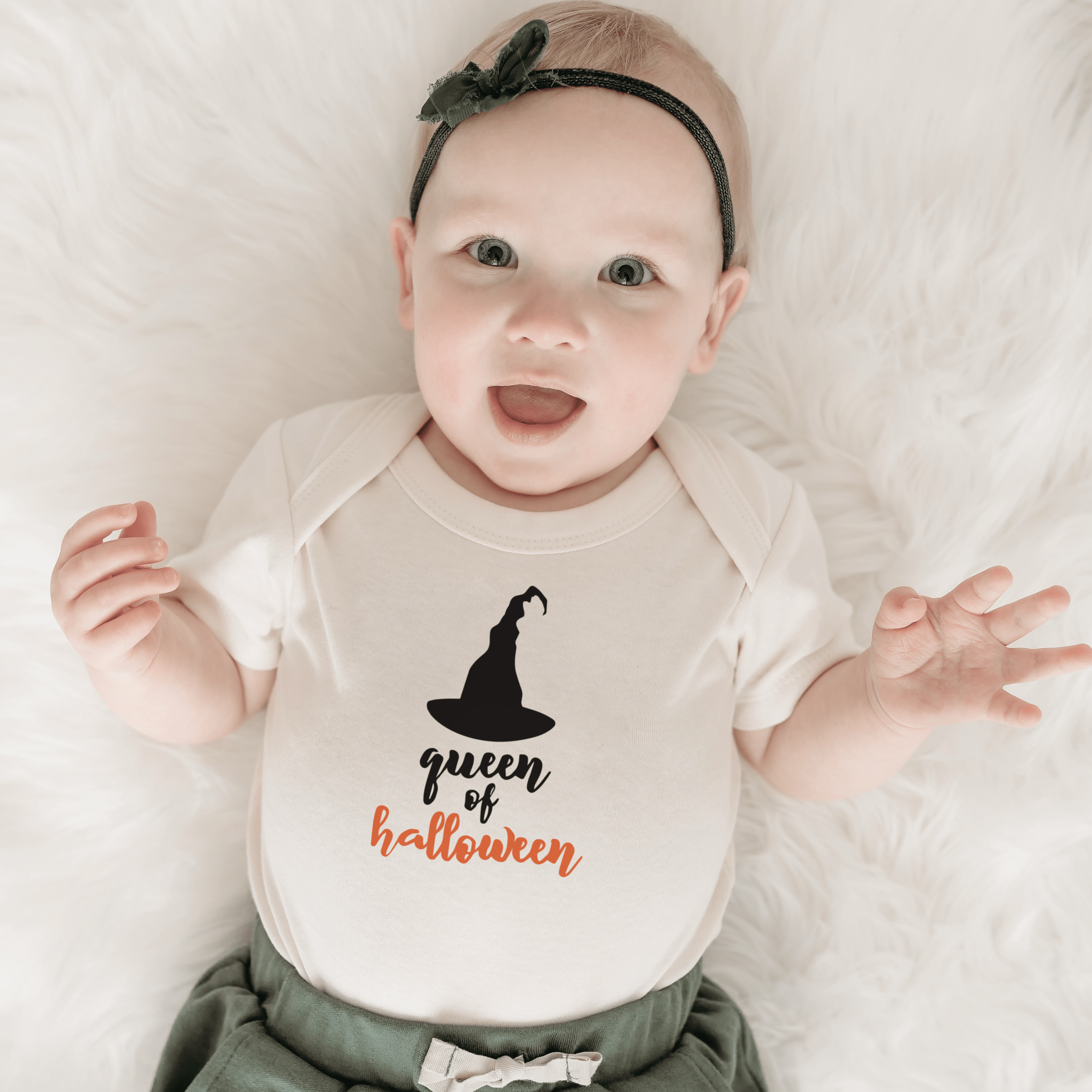 graphic-bodysuit-queen-of-halloween-Gift-Baby-Toys-2