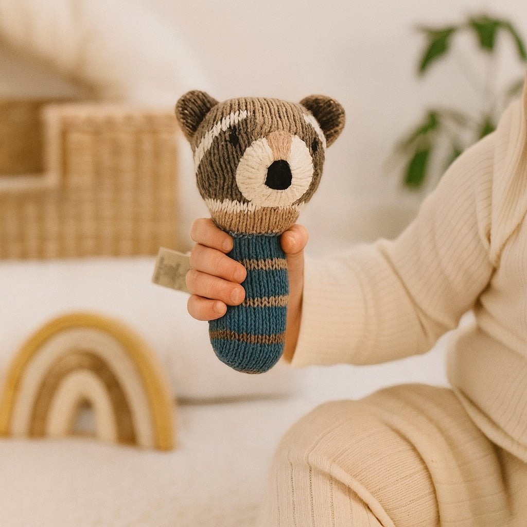 mini-rattle-ramsay-the-raccoon-Gift-Baby-Toys-2