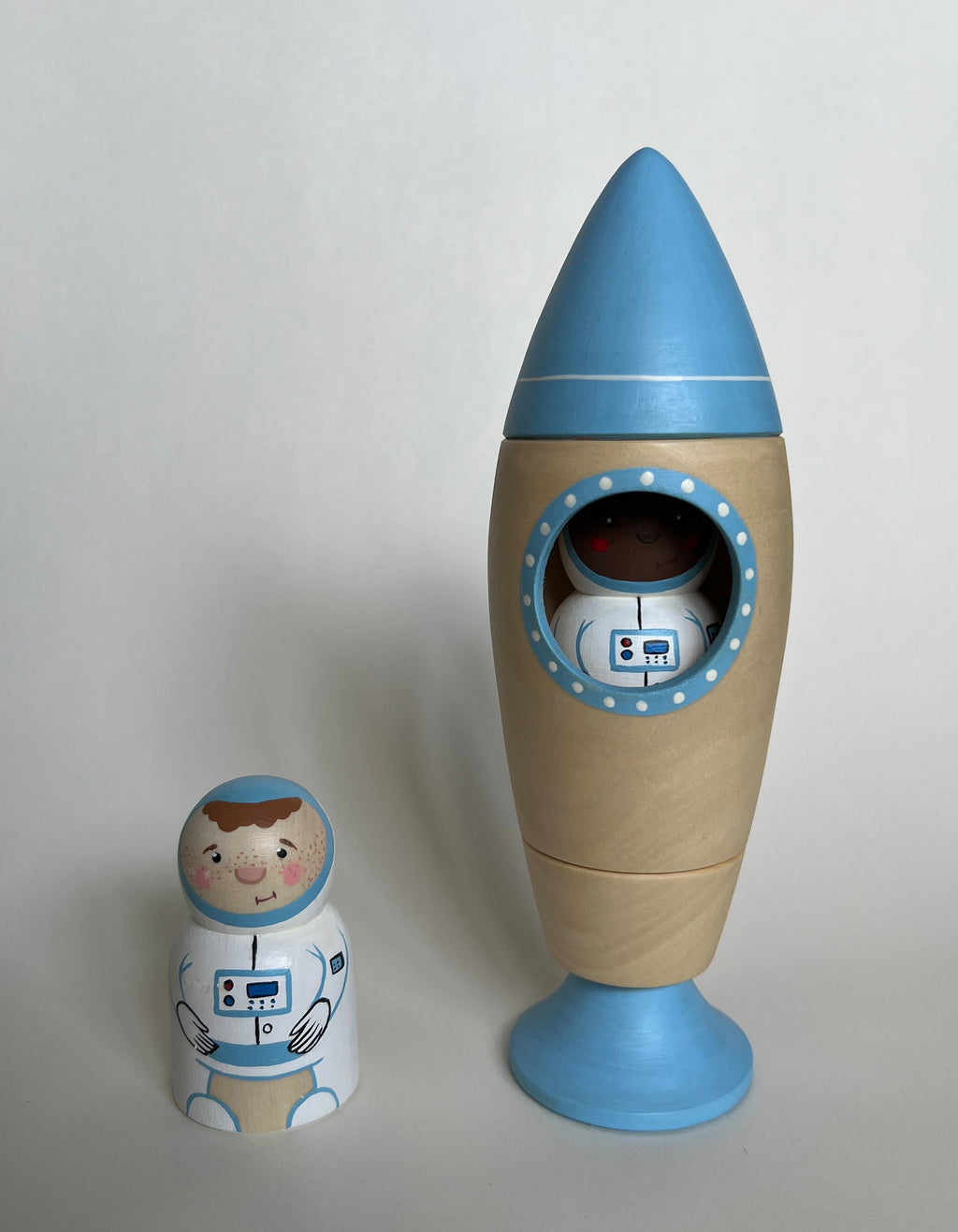 wooden-rocket-ship-toy-with-astronaut-Gift-Baby-Toys-4