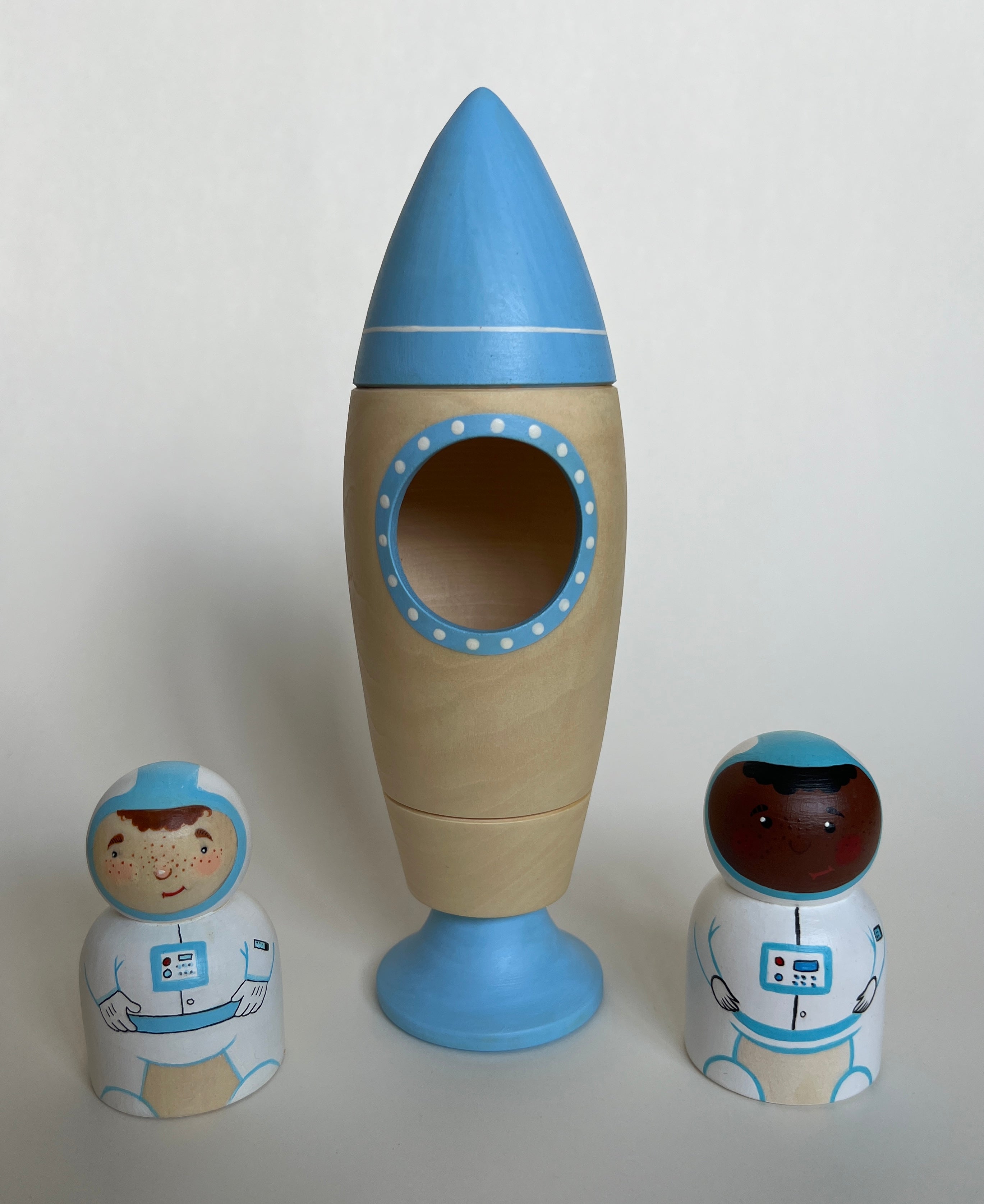 wooden-rocket-ship-toy-with-astronaut-Gift-Baby-Toys-1