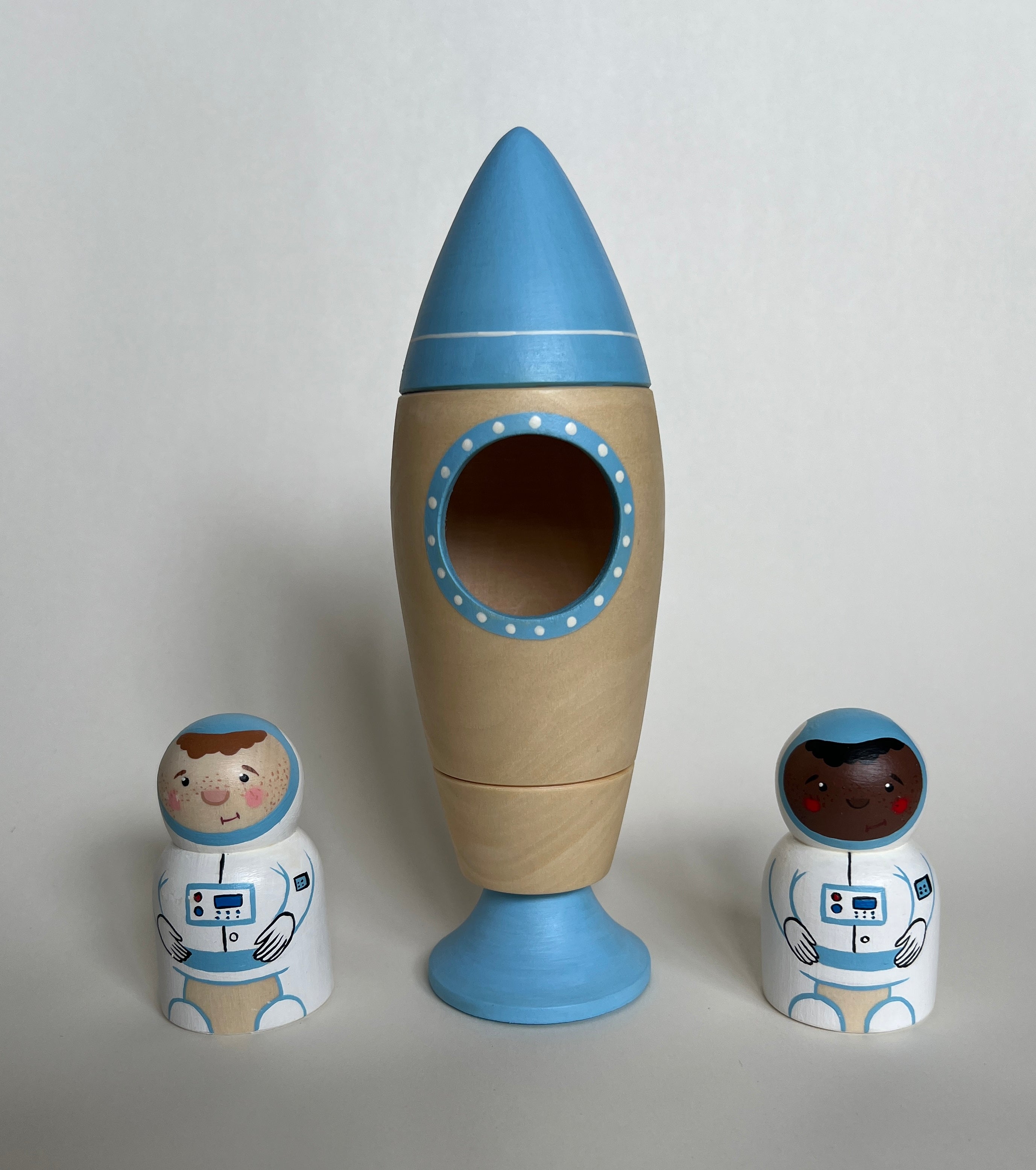 wooden-rocket-ship-toy-with-astronaut-Gift-Baby-Toys-10