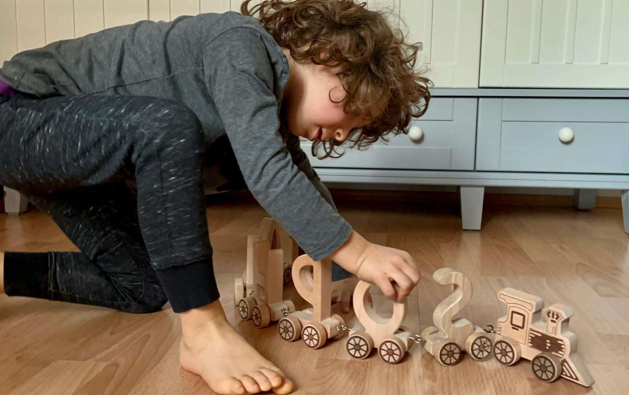 wooden-letter-train-puzzle-for-kids-Gift-Baby-Toys-2