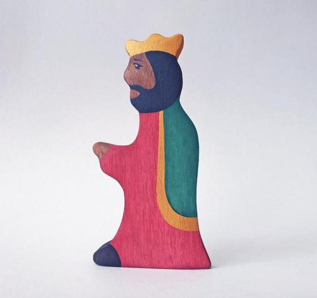 wooden-king-and-queen-figurines-Gift-Baby-Toys-9