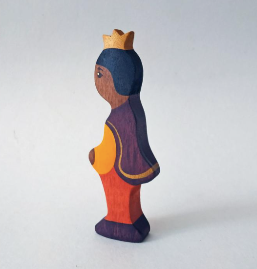 waldorf-wooden-prince-and-princess-figures-Gift-Baby-Toys-9