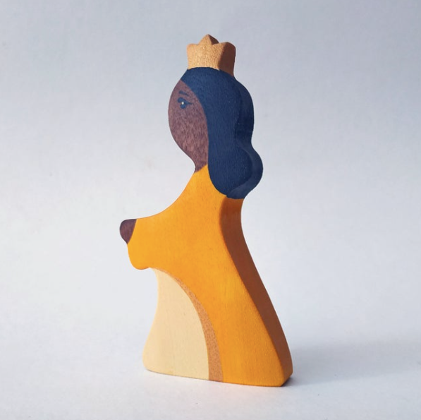 waldorf-wooden-prince-and-princess-figures-Gift-Baby-Toys-11
