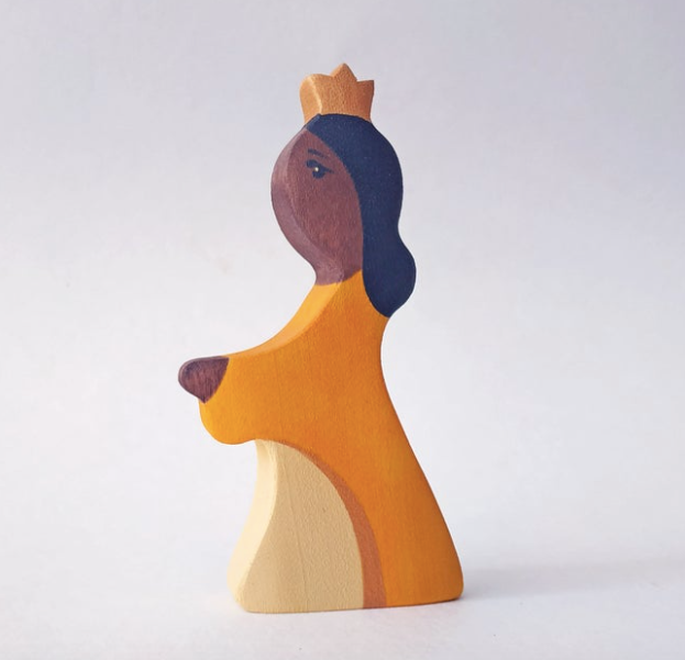 waldorf-wooden-prince-and-princess-figures-Gift-Baby-Toys-7