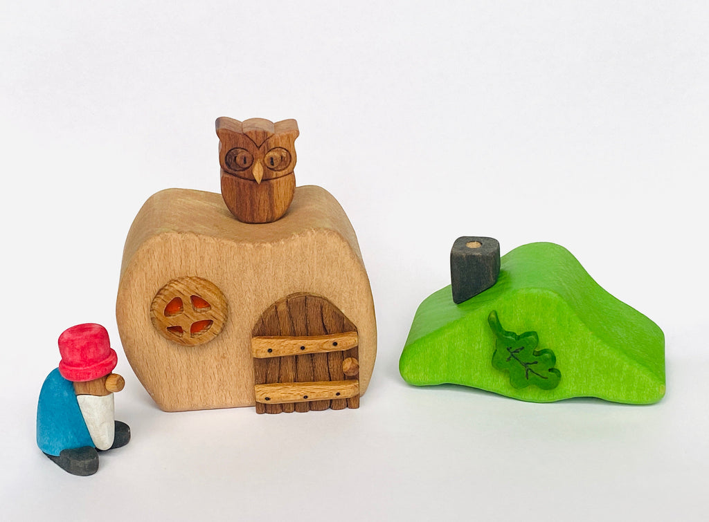 wooden-house-with-gnome-Gift-Baby-Toys-3