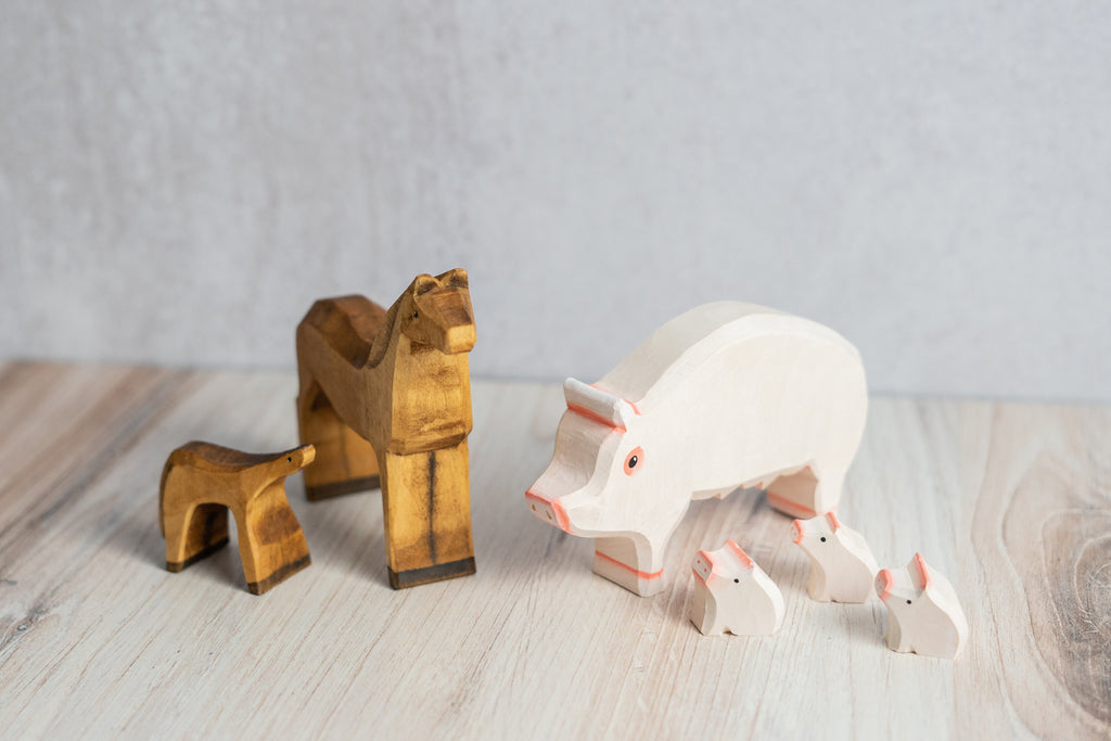 wood-carved-pig-with-piglets-Gift-Baby-Toys-4