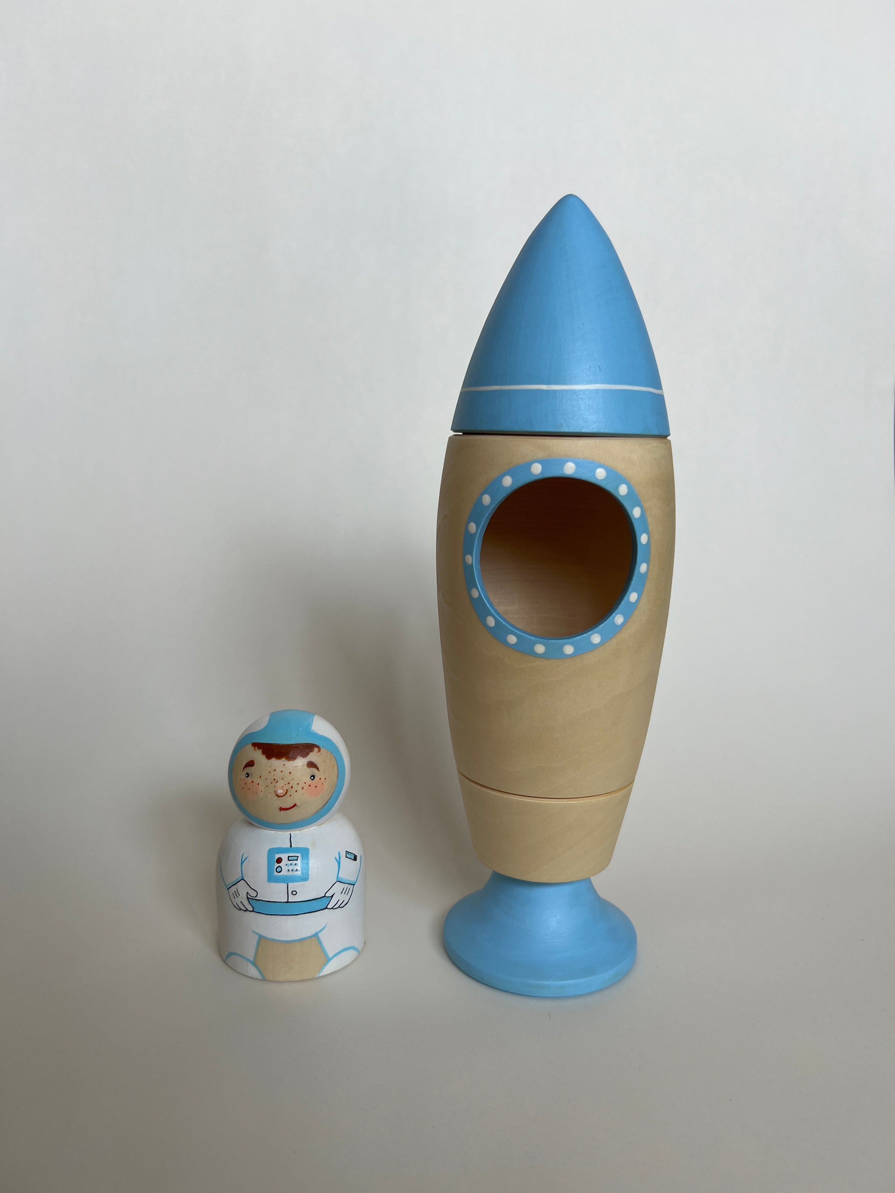 wooden-rocket-ship-toy-with-astronaut-Gift-Baby-Toys-11