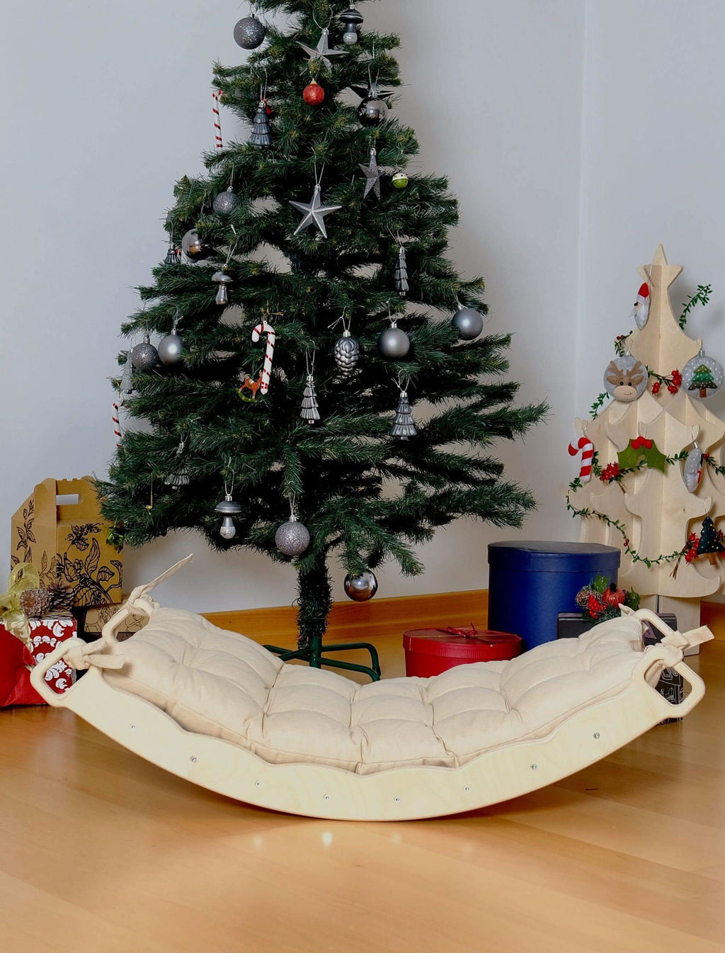 xl-wooden-balance-board-for-toddlers-montessori-balance-toy-with-pillow-Gift-Baby-Toys-5